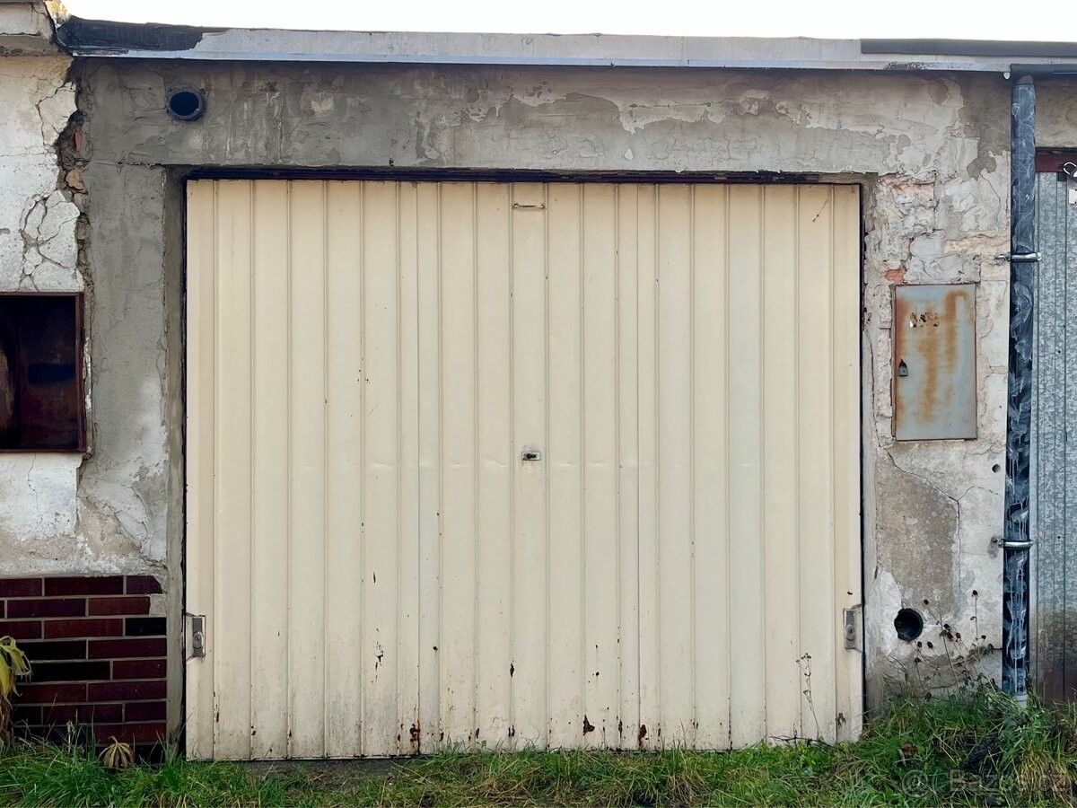 Garáže, Mělník, 276 01