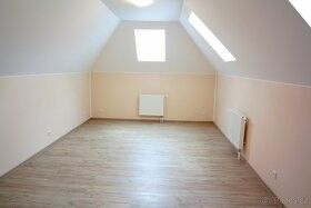 Rodinné domy, Božice, 671 64