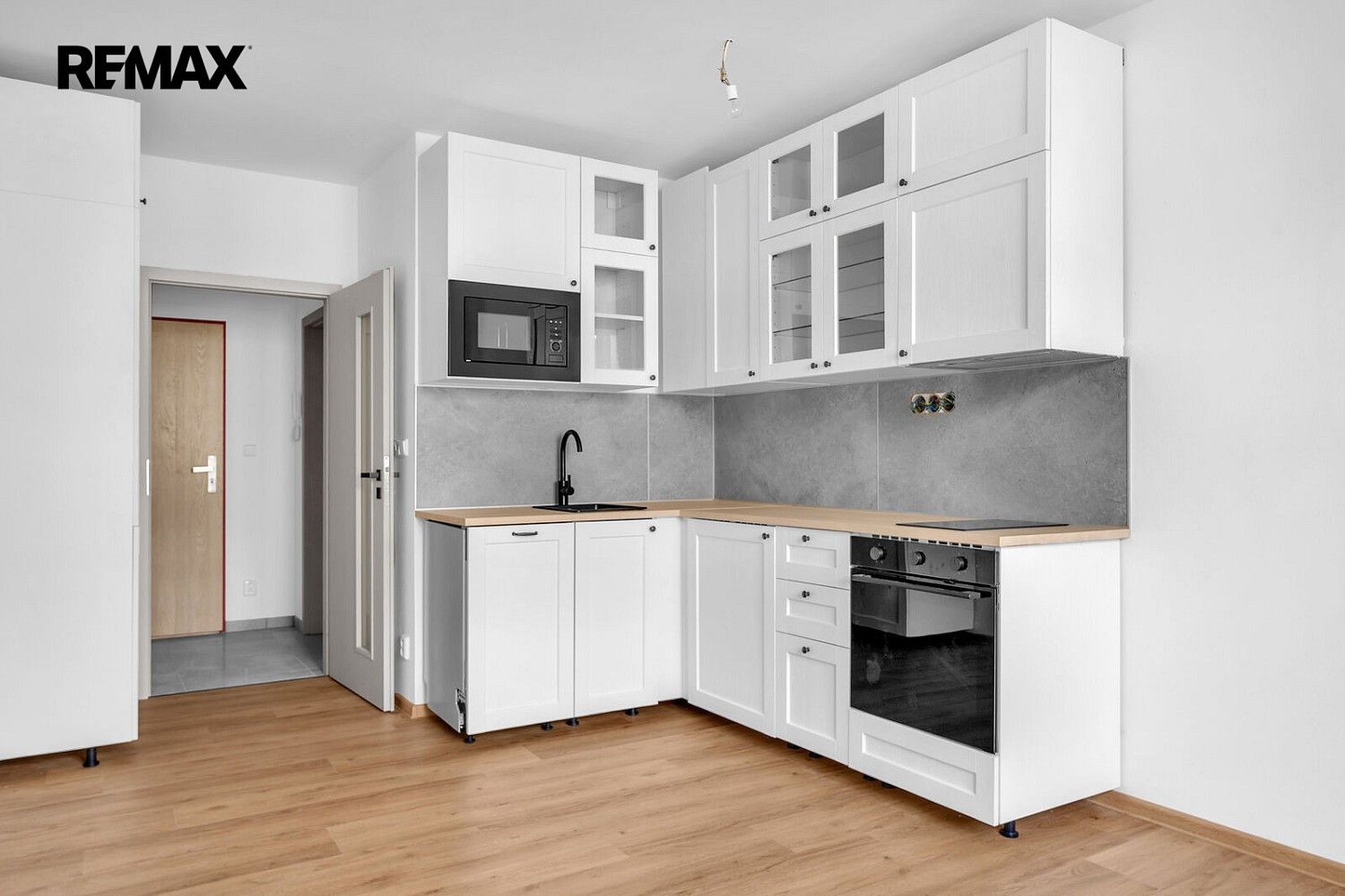 Pronájem byt 1+kk - Topolová, Milovice - Mladá, okres Nymburk, 25 m² - 5