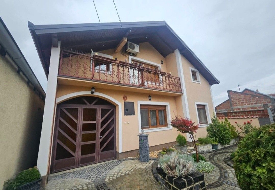 Prodej rodinný dům - 987 66, Zahraničí