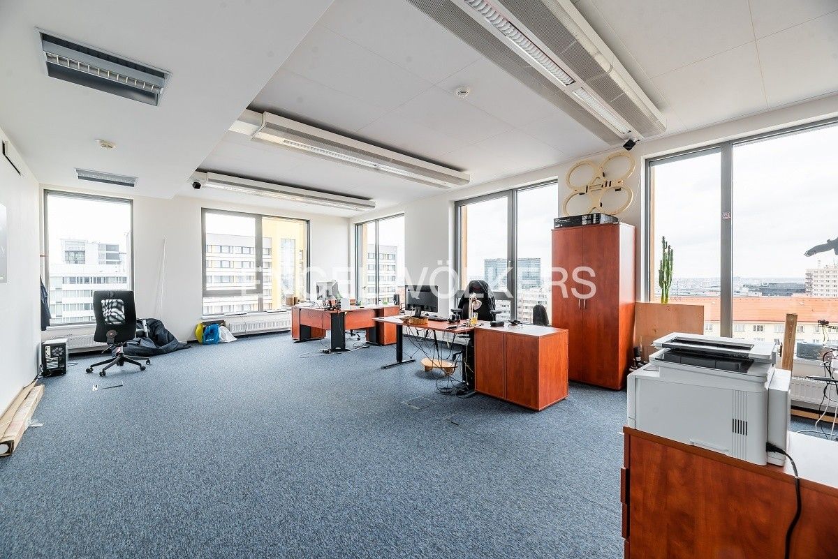 Pronájem kancelář - Budějovická, Praha, 531 m²