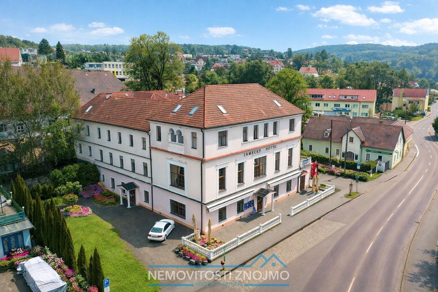 Ubytovací zařízení, 911 m²
