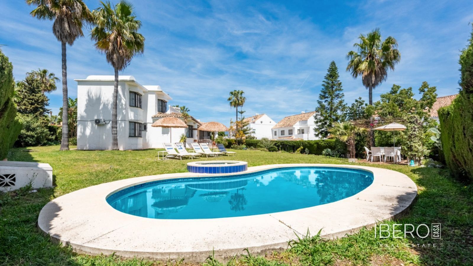 Prodej rodinný dům - Estepona, ES, 300 m² - 2
