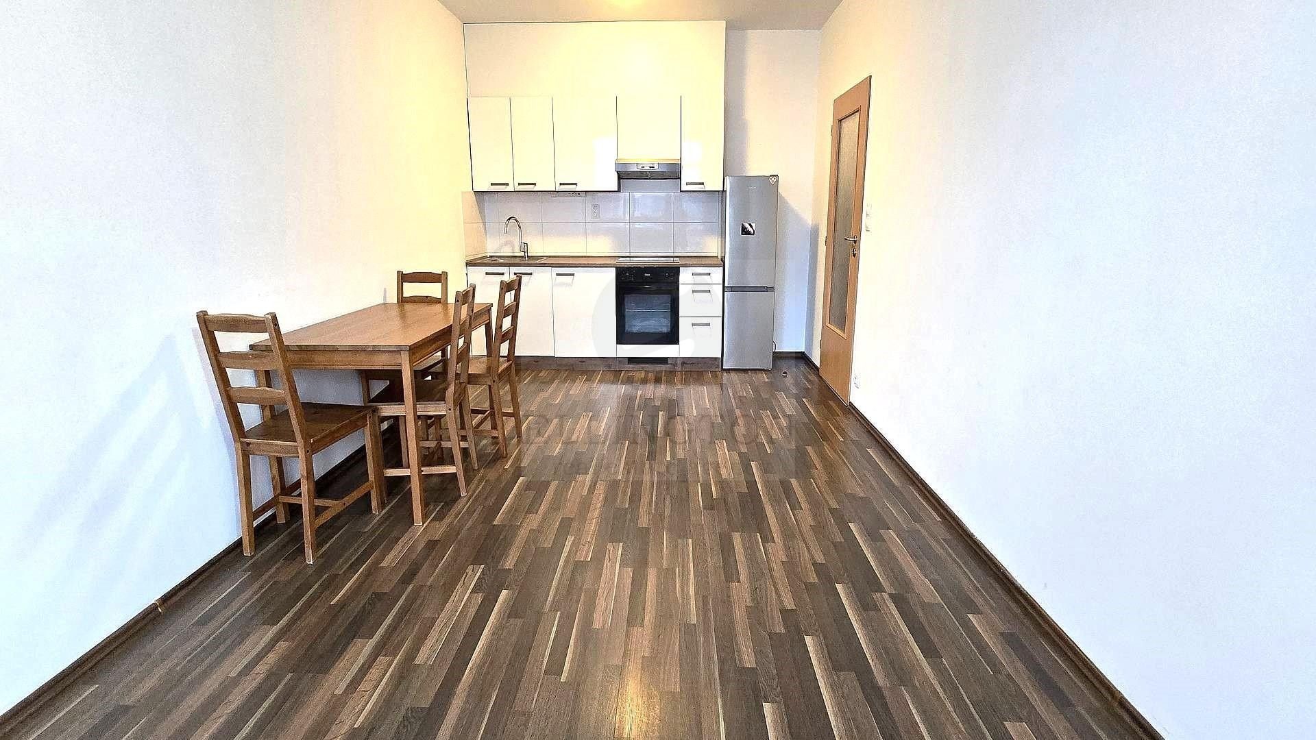 Pronájem byt 2+kk - Podkovářská, Praha, 53 m²