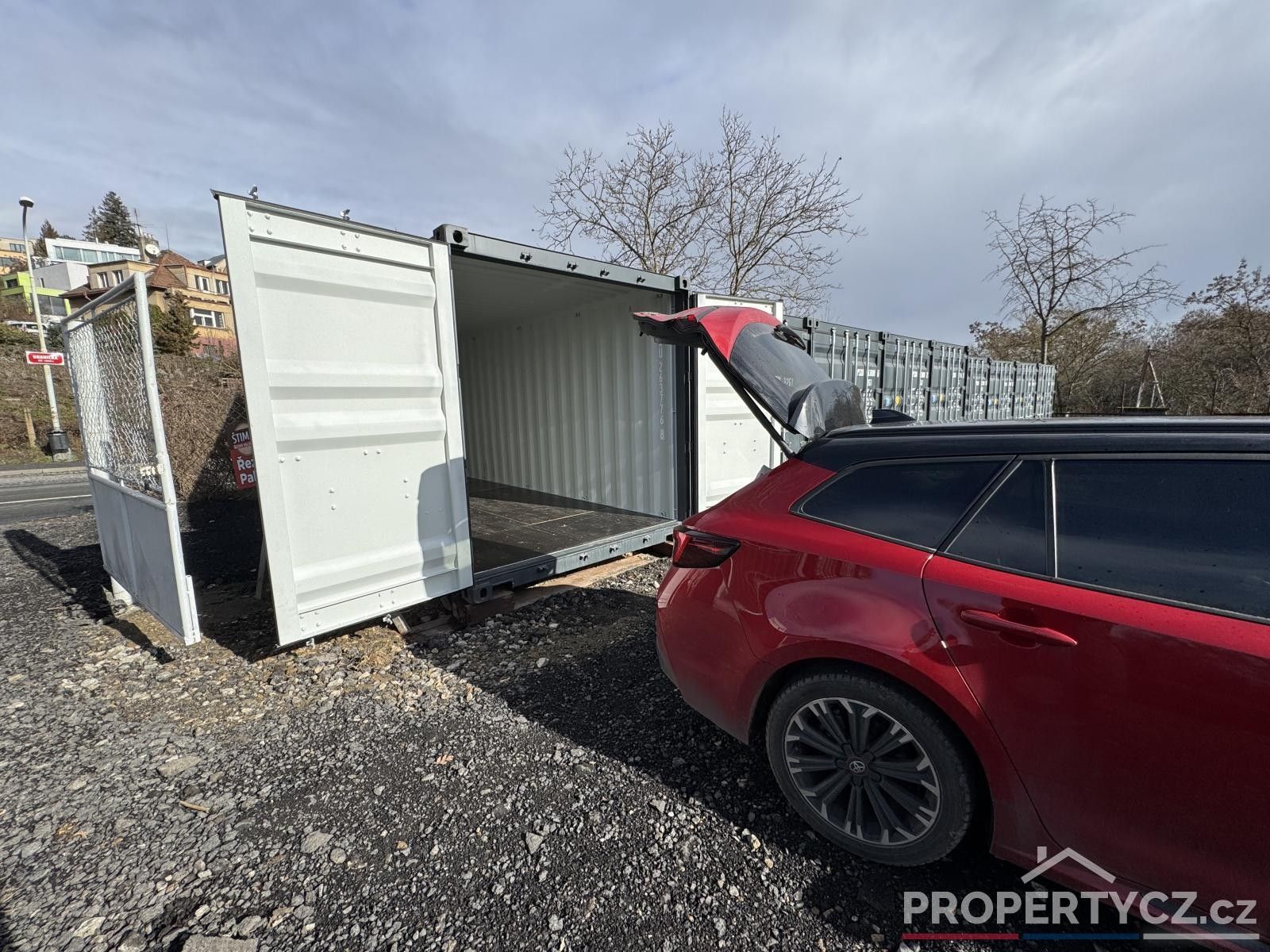 Sklady, Nad obcí I, Praha, 28 m²