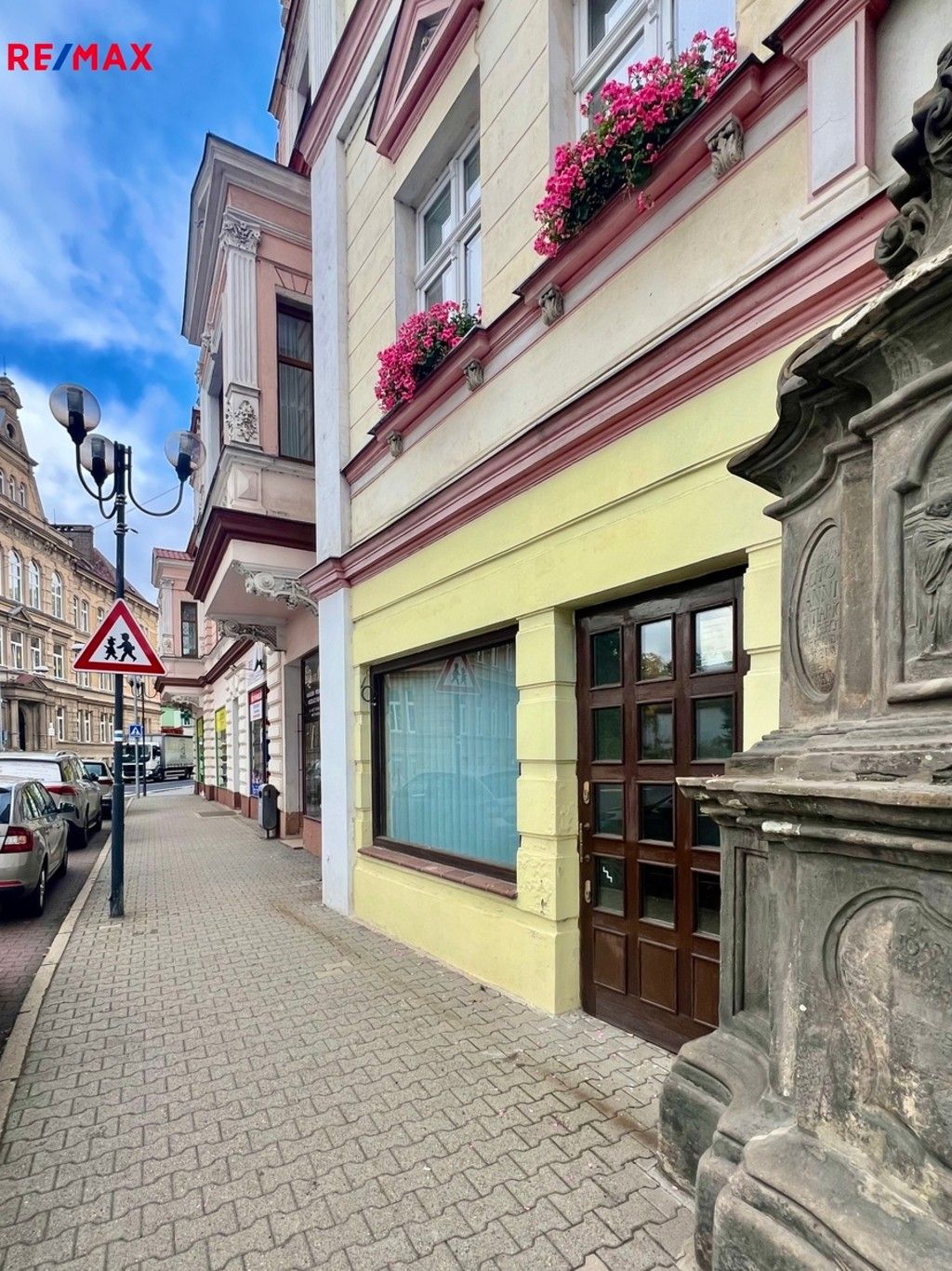 Pronájem obchodní prostory - náměstí Klášterní, Osek, 42 m²