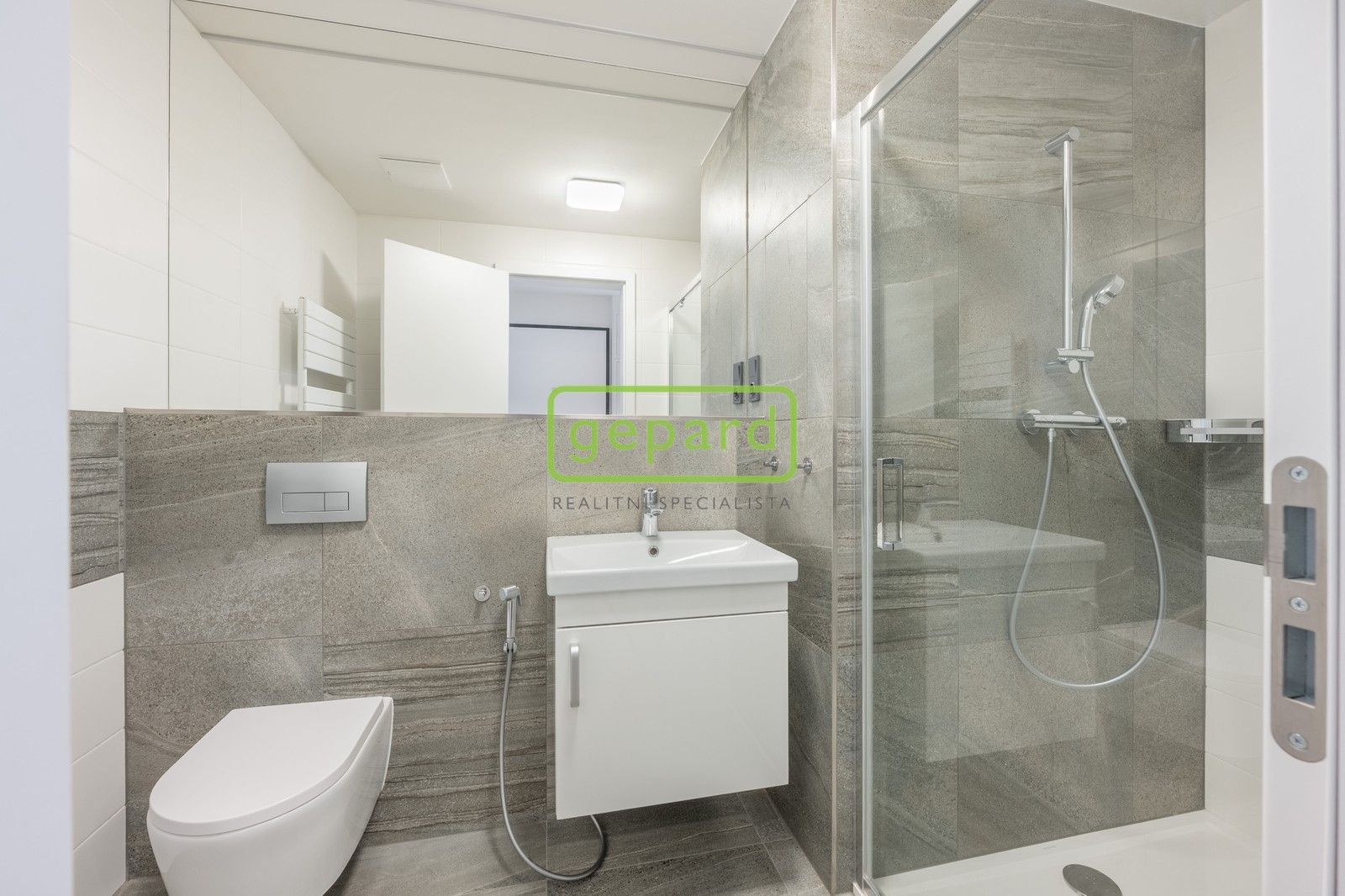 Pronájem byt 1+kk - Pakoměřická, Praha, 27 m²