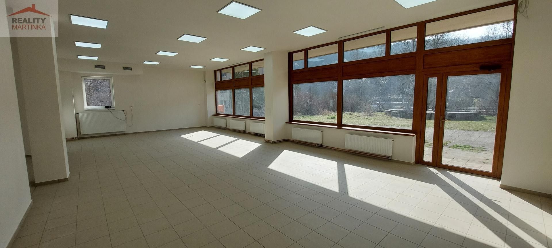 Pronájem obchodní prostory - Jasenická, Vsetín, 147 m²