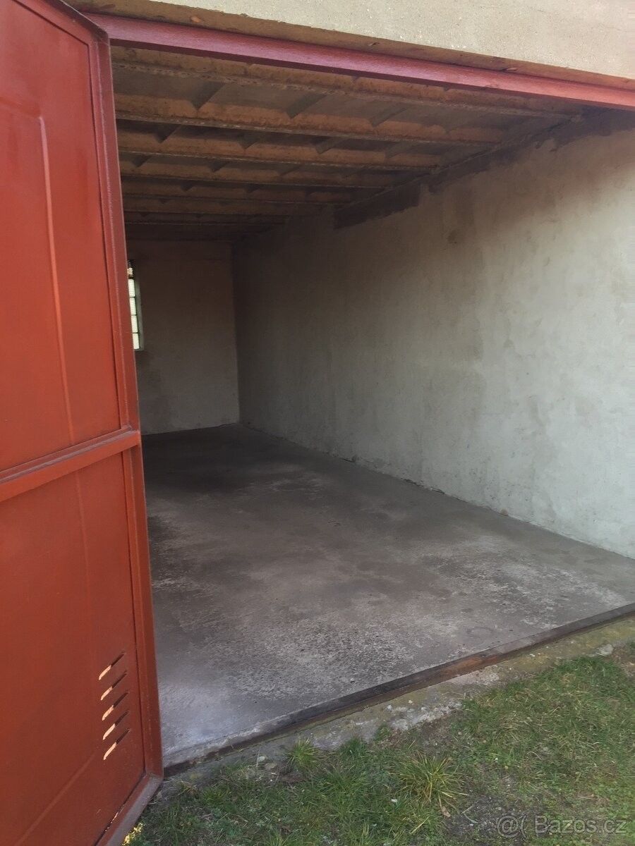 Garáže, Hradec Králové, 500 04