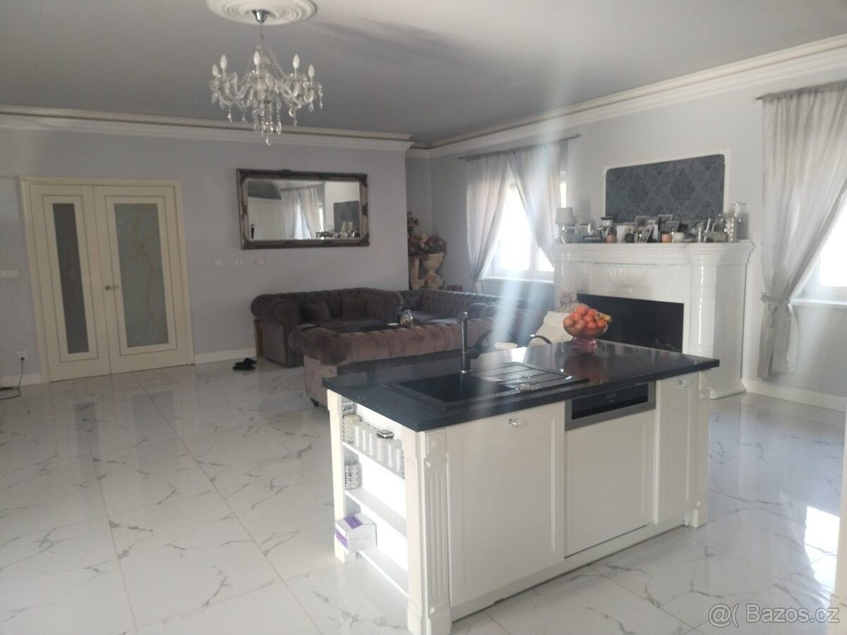 Rodinné domy, Mratín, 250 63