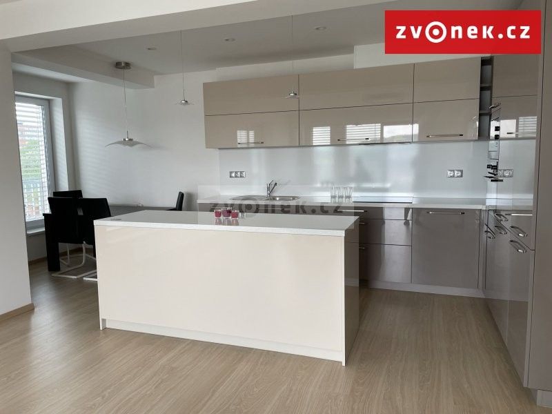Pronájem byt 3+kk - Podlesí I, Zlín, 92 m²