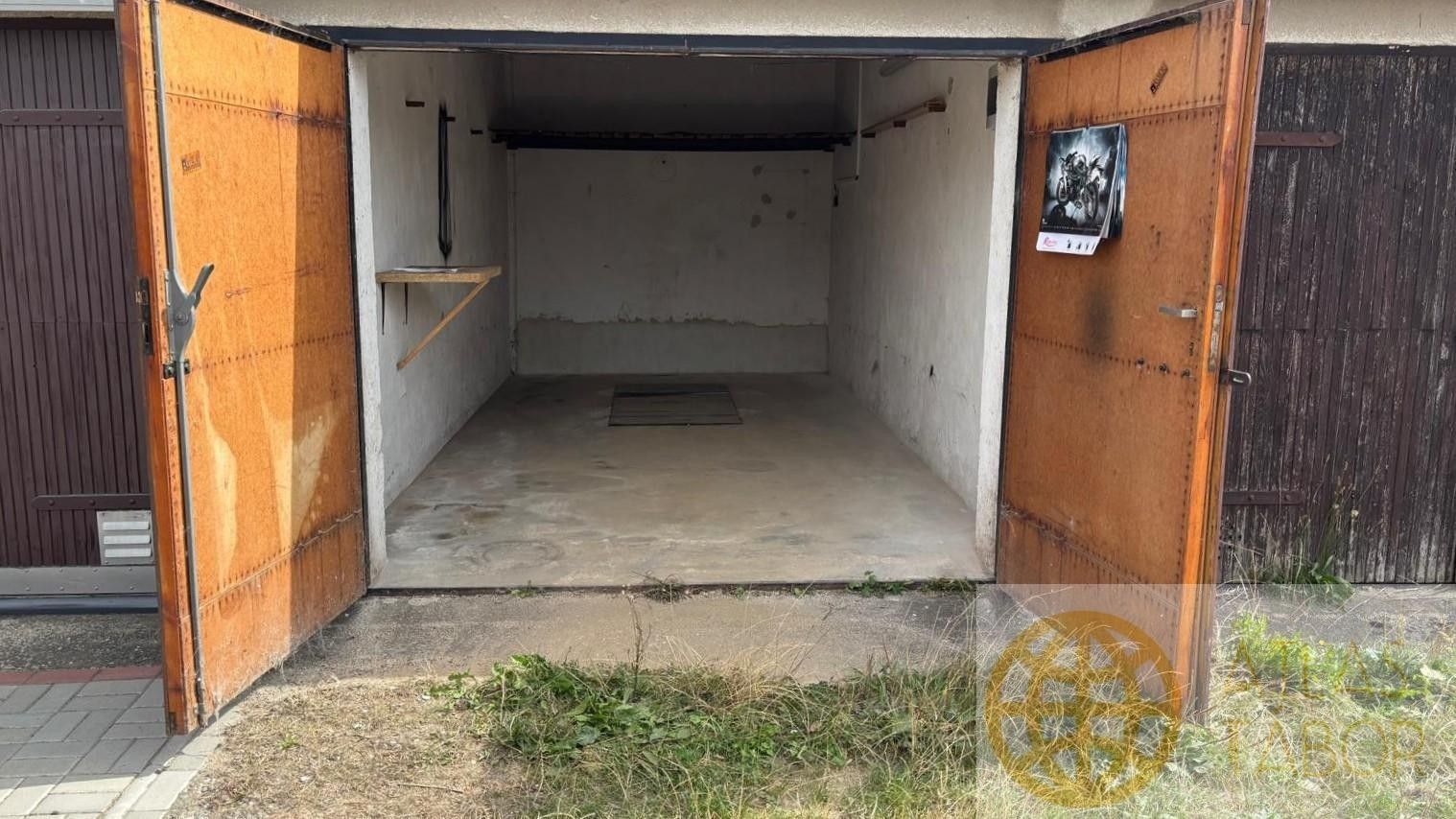 Garáže, Sezimovo Ústí, 18 m² - 2