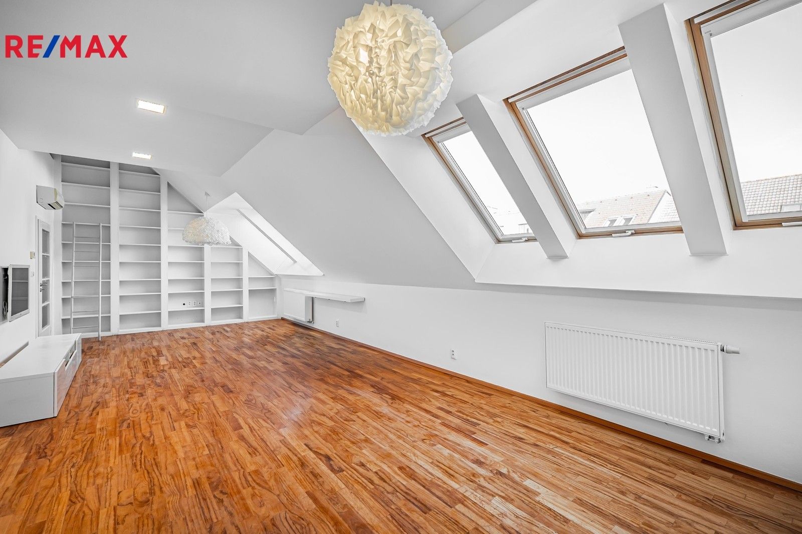 Byty, Šmeralova 130, Praha, 200 m²