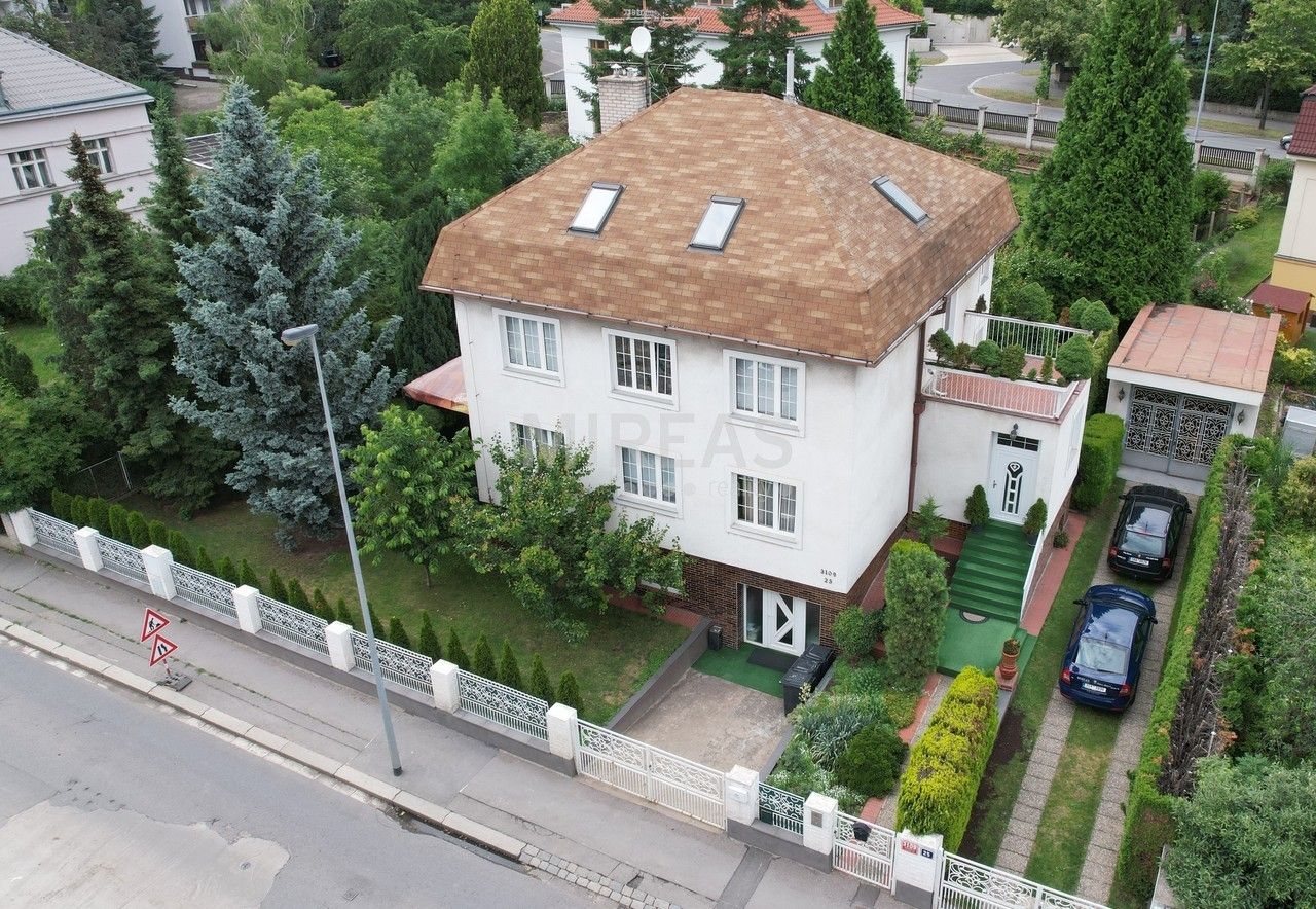 Vily, Nad vodovodem, Praha, 435 m²