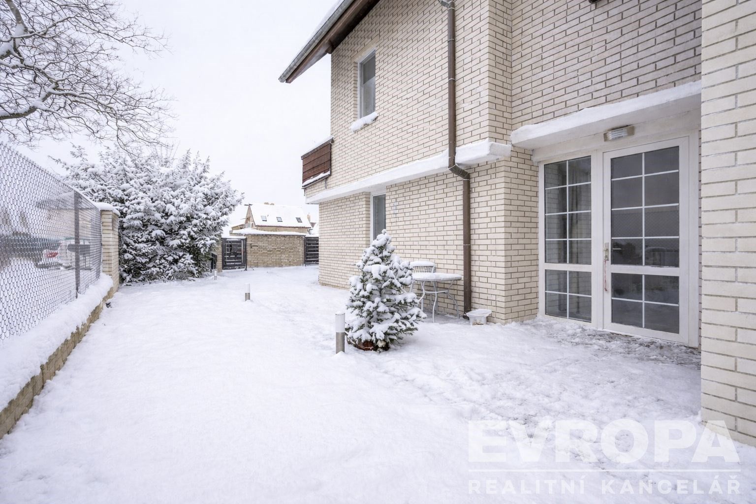 Prodej rodinný dům - Armádní, Praha, 196 m²