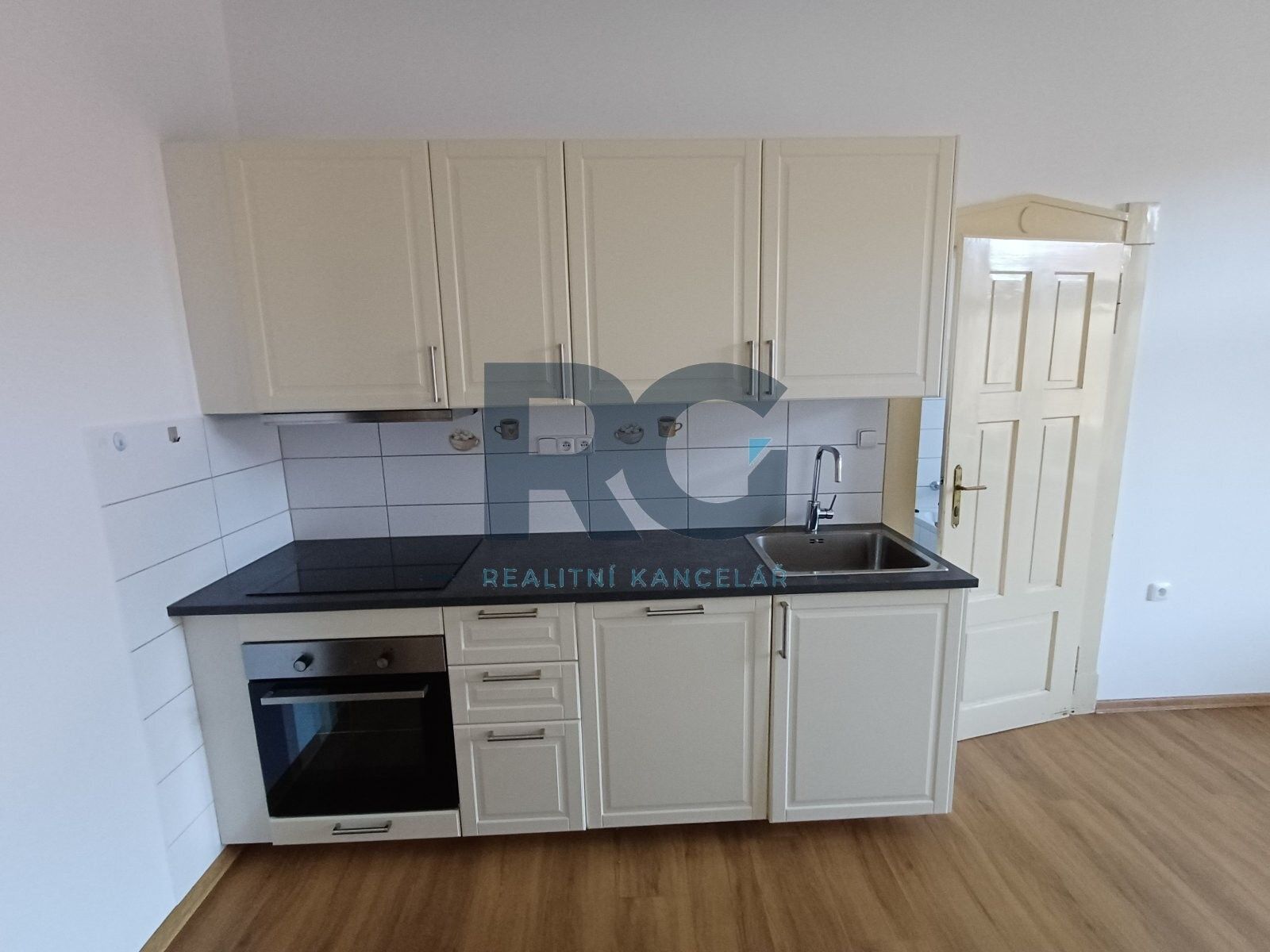 Pronájem byt 4+1 - Mírové nám. 699, Písek, 120 m²