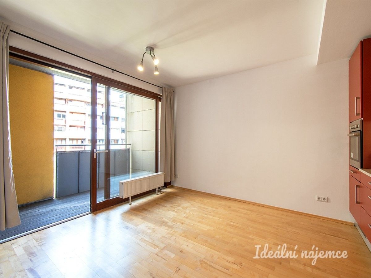 Pronájem byt 1+kk - Paříkova, Praha, 27 m²