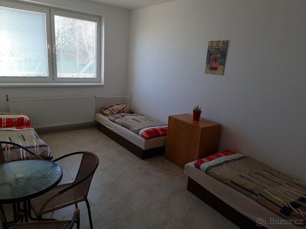 Pronájem restaurace - Staré Hradiště u Pardubic, 533 52