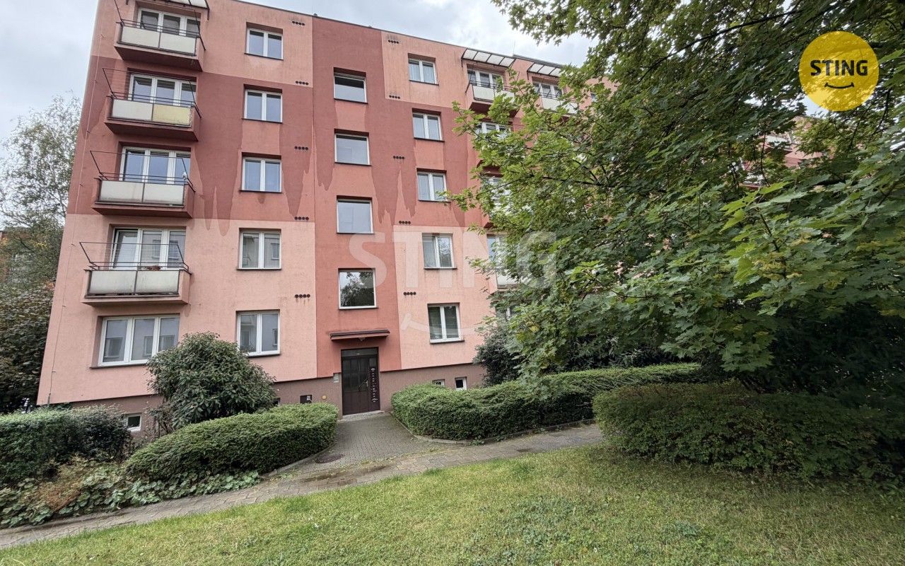 2+1, kpt. Nálepky, Třinec, 50 m² - 1