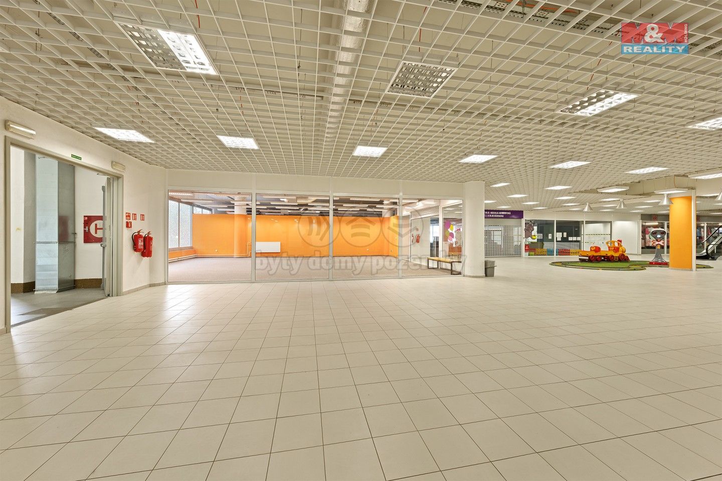 Obchodní prostory, Plzeňská, Děčín, 100 m²
