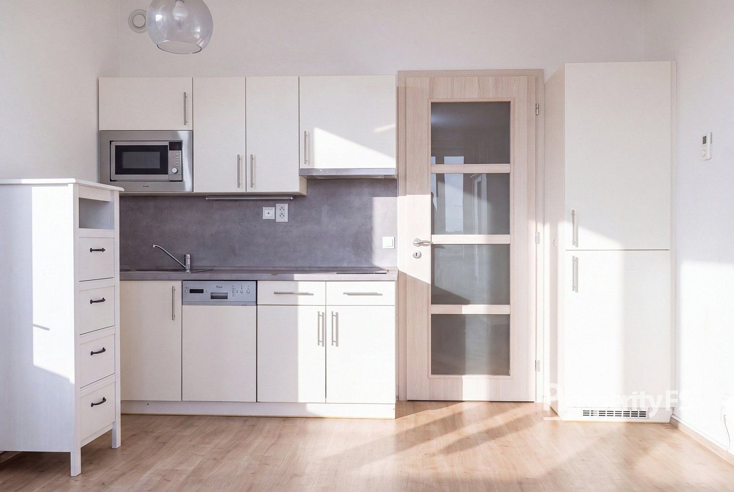 1+kk, Freyova, Praha 9 - Vysočany, 33 m² - 1