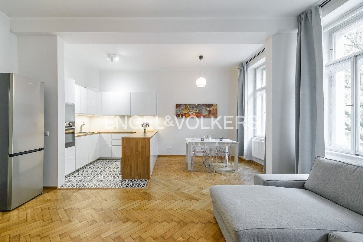 Pronájem byt 2+kk - Americká, Praha, 78 m²