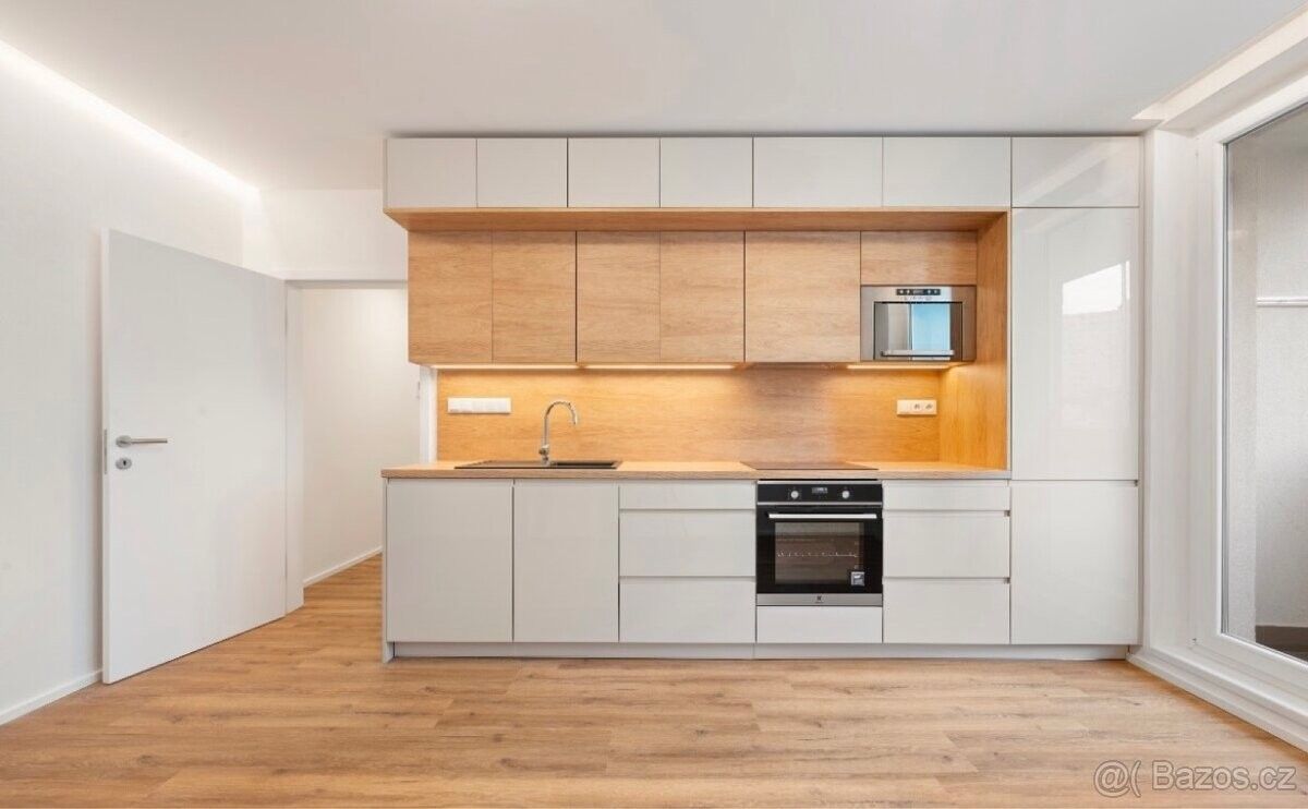 Byty, Neratovice, 277 11