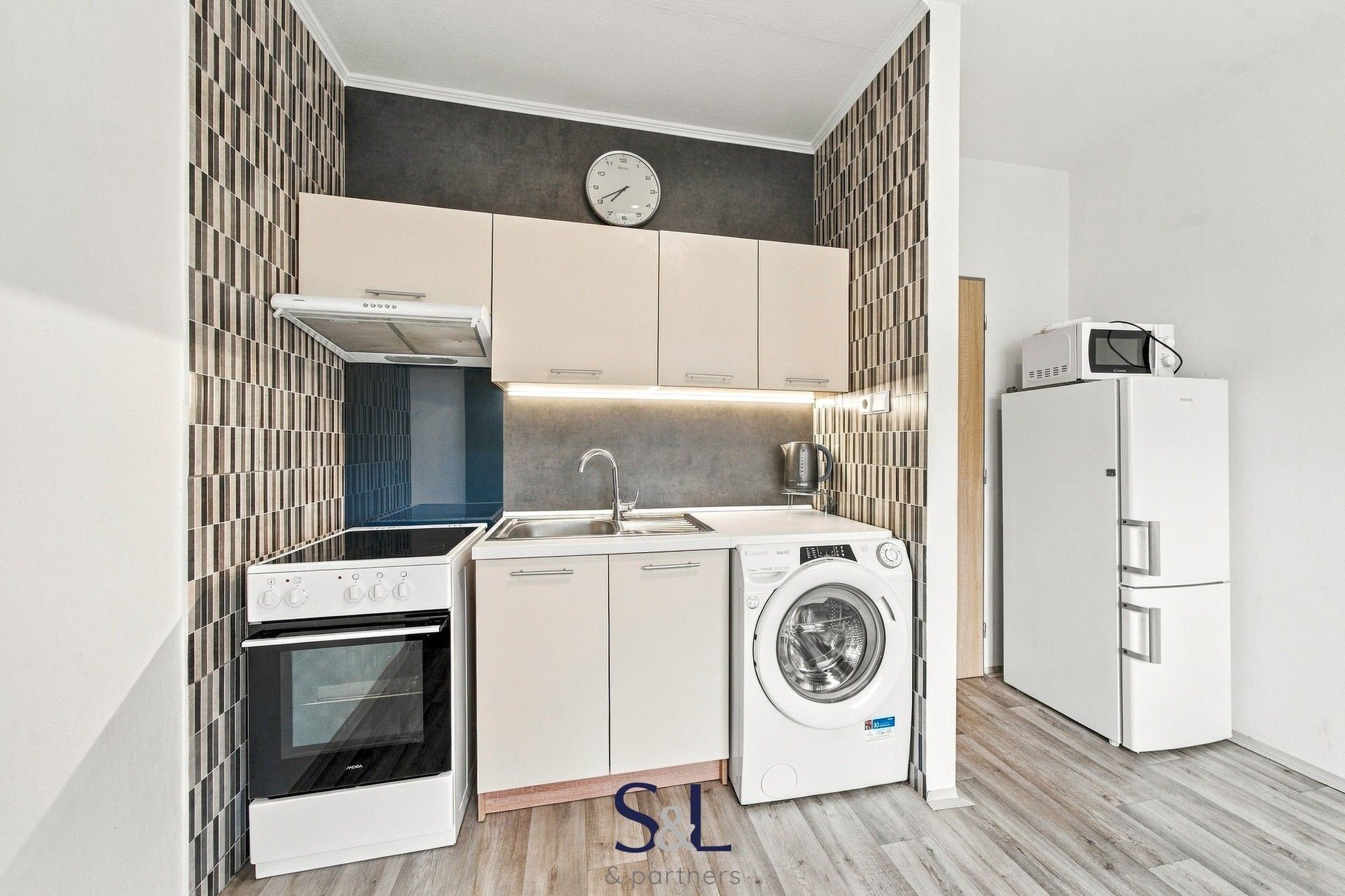 Prodej byt 1+kk - Gagarinova, Ústí nad Labem, 21 m² - 2