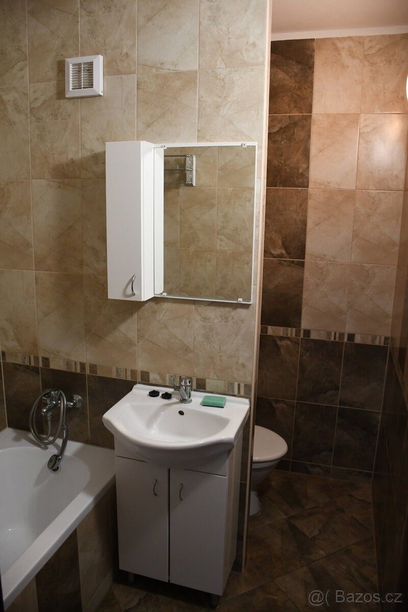 Byty, Břeclav, 690 02