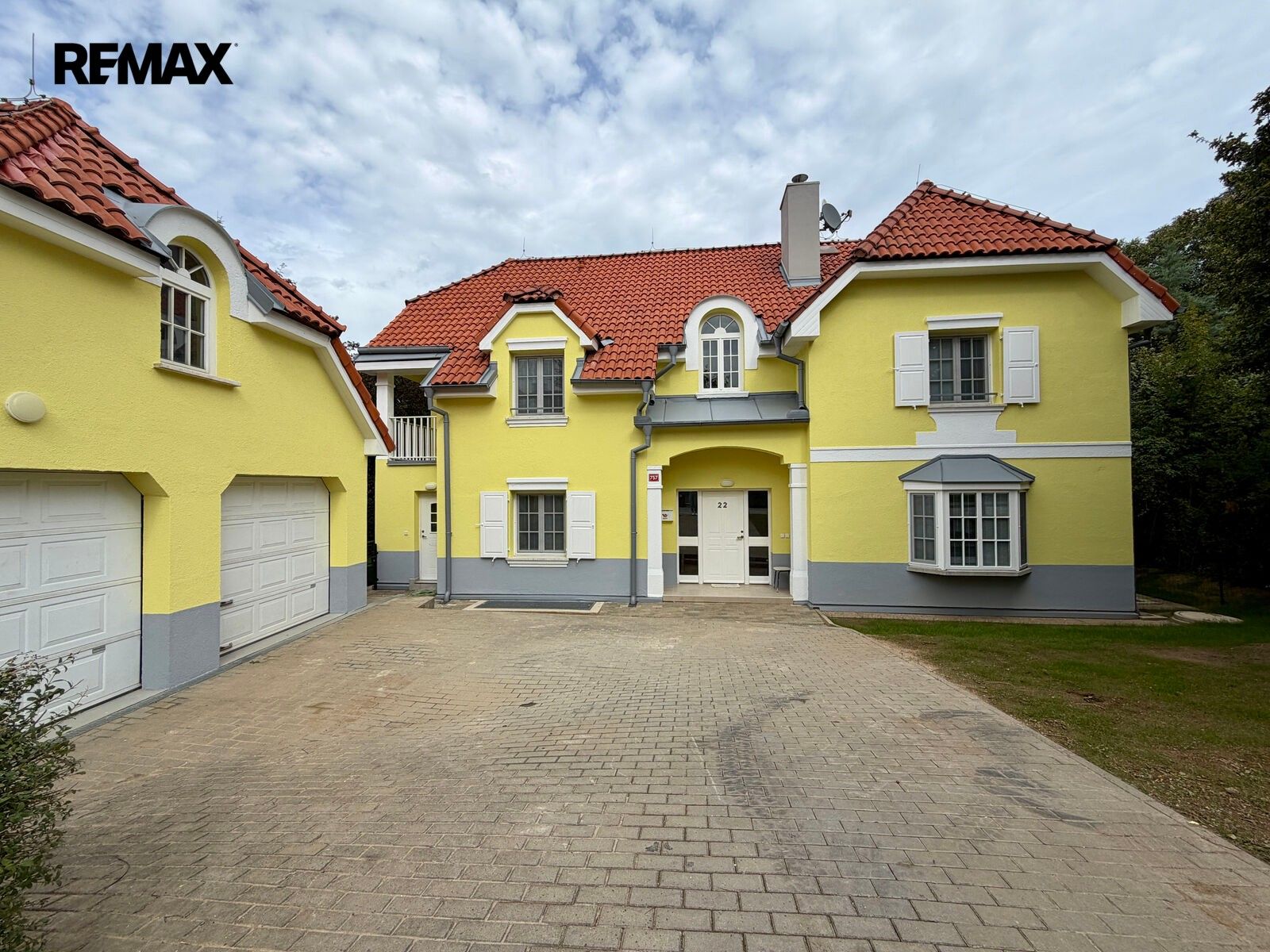 Vily, Na Malé Šárce 757, Praha Nebušice, 302 m²