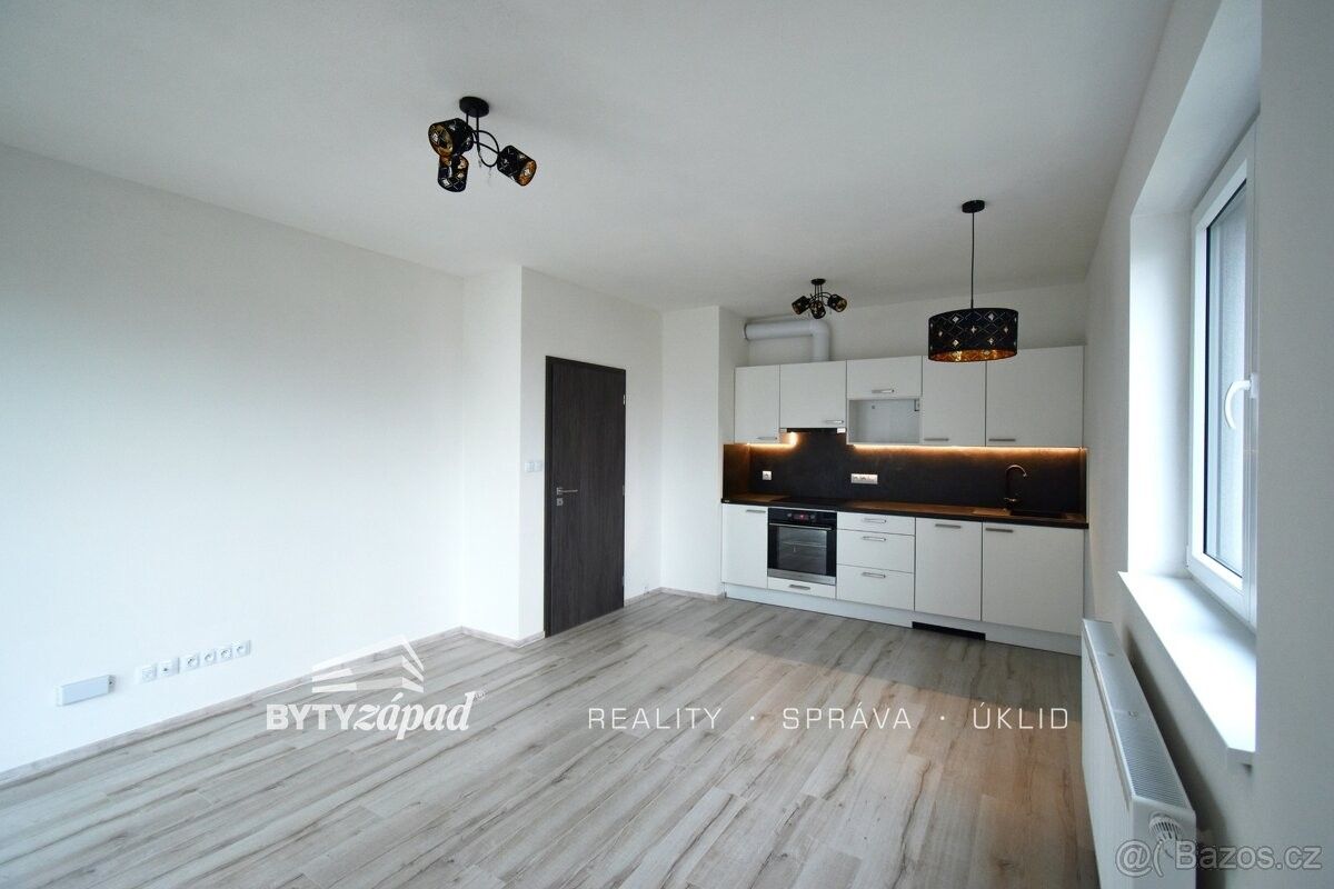 Pronájem byt - Plzeň, 318 00