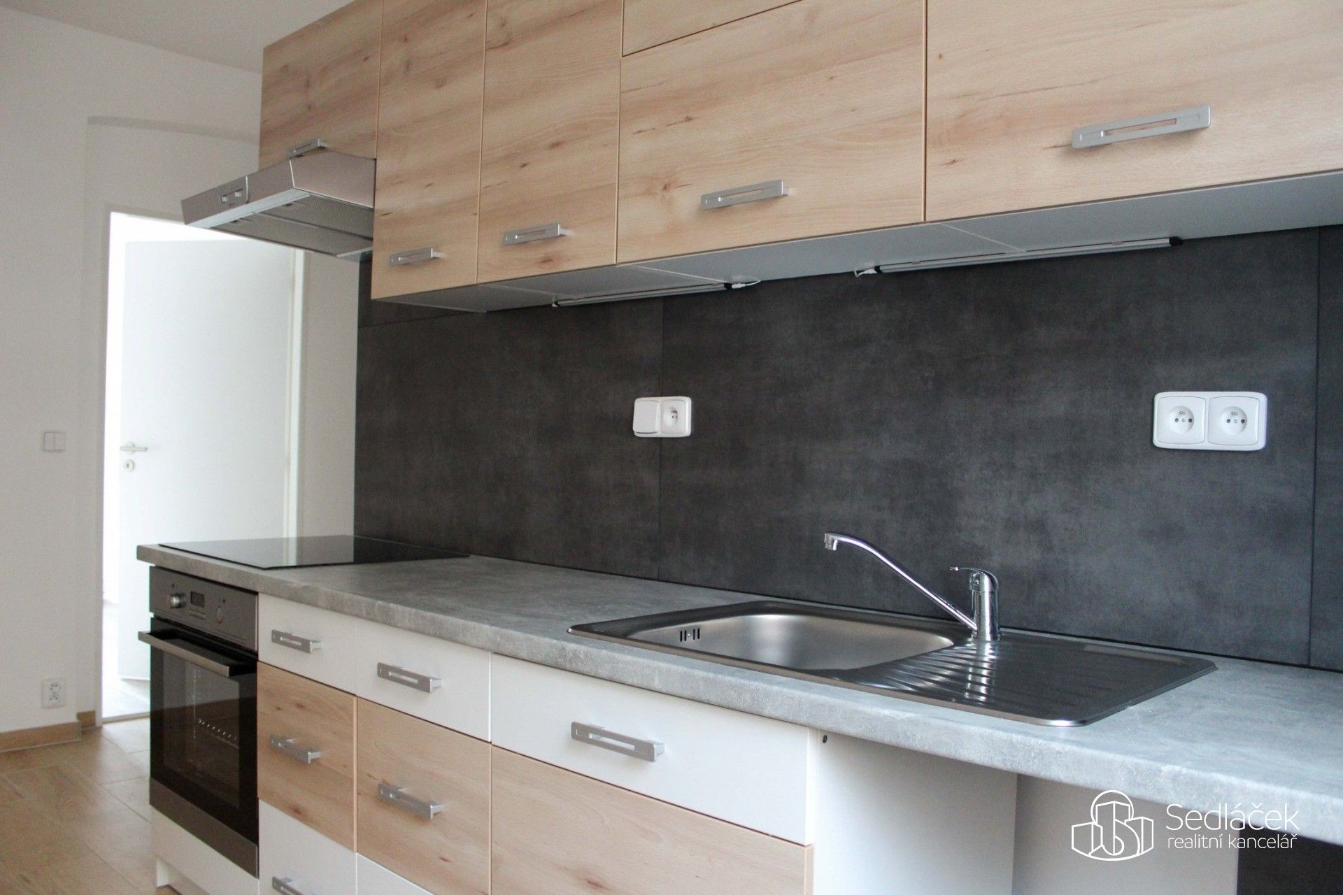 Byt 2+1 · 58 m² · U Divadla, Sokolov - 4