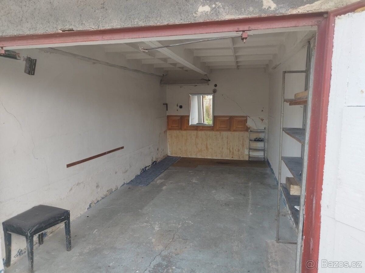 Garáž · Mladá Boleslav, 293 01 - 4