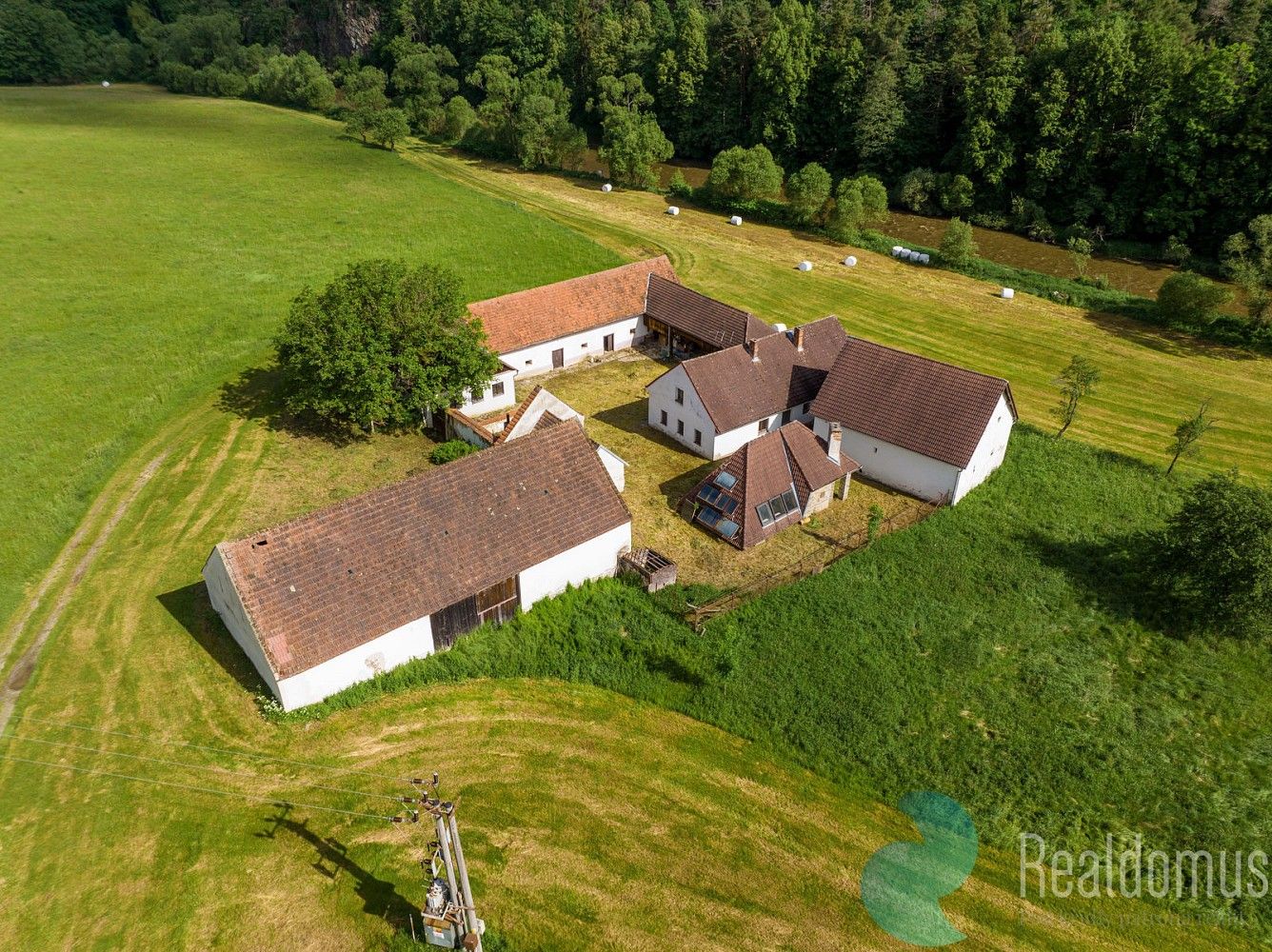 Zemědělský objekt · 1 300 m² · Dolní Třebonín, okres Český Krumlov, Jihočeský kraj - 3