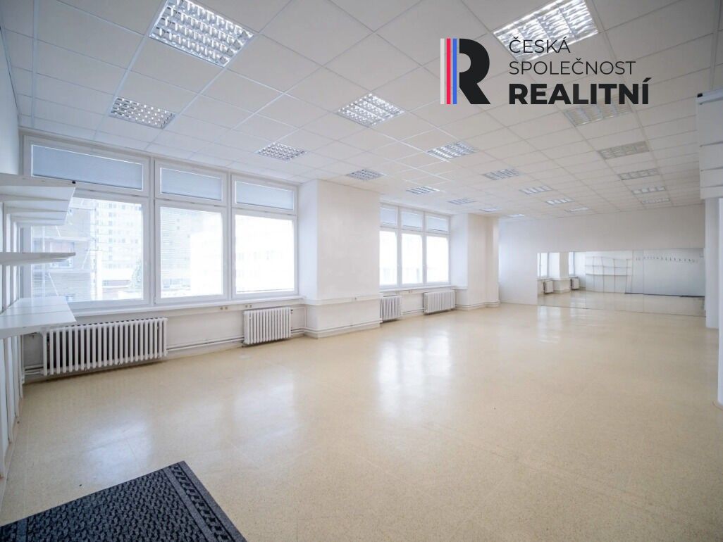 Pronájem kancelář - Kvítková, Zlín, 25 m²