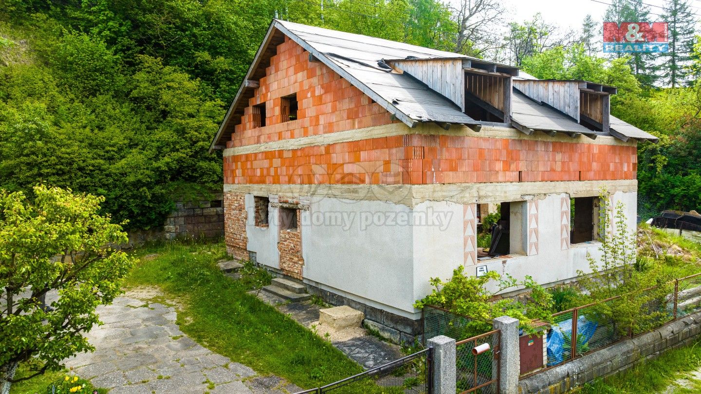 Rodinné domy, Sokolovo, Rovensko pod Troskami, 140 m²