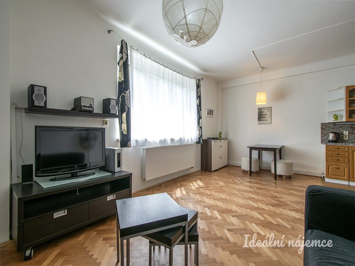 2+kk, U nových domů II, Praha, 45 m²