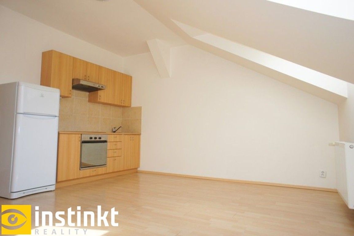 Pronájem byt 1+kk - Řehořova, Praha, 26 m²