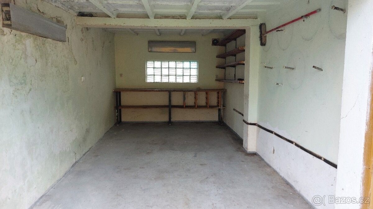 Garáže, Děčín, 405 02