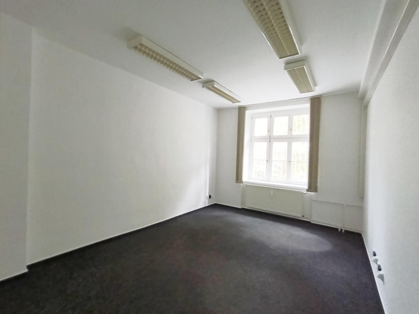 Pronájem obchodní prostory - třída Karla IV. 612, Hradec Králové, 90 m² - 5