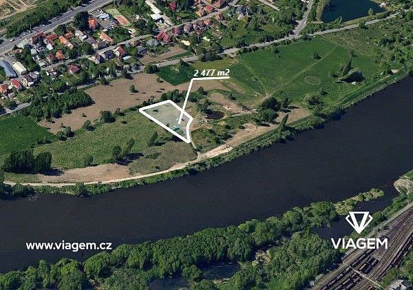 Zahrada, 2 477 m²