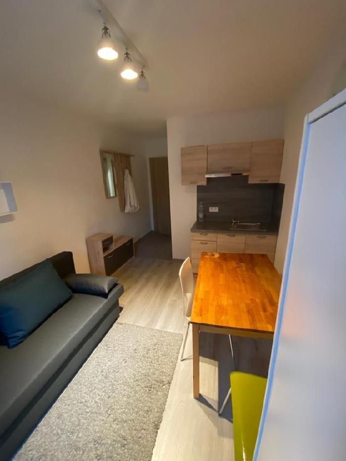 Pronájem byt - Praha, 198 00