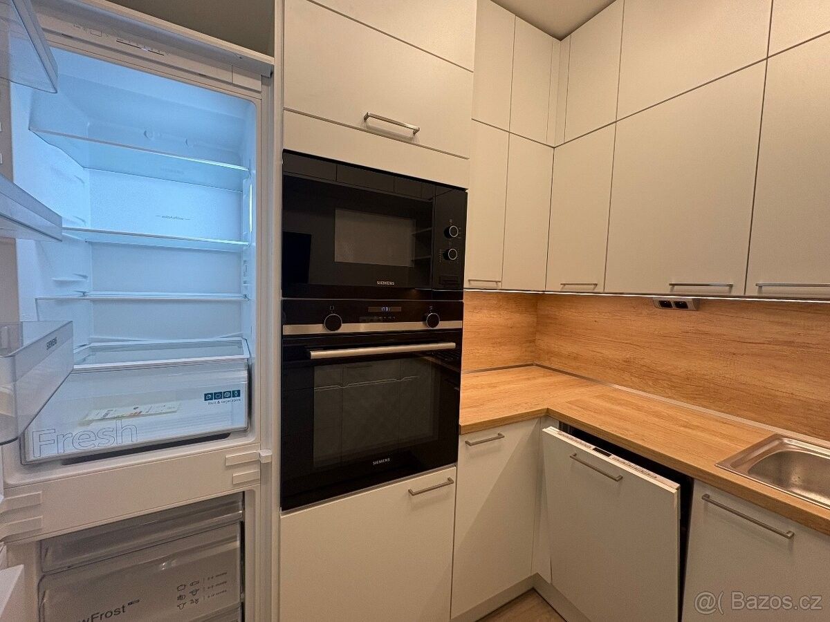 Pronájem byt - Praha, 190 00