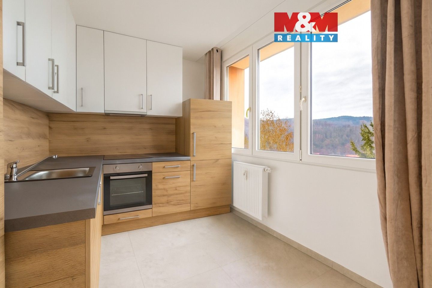 2+1, Sídliště Plešivec, Český Krumlov, 57 m²
