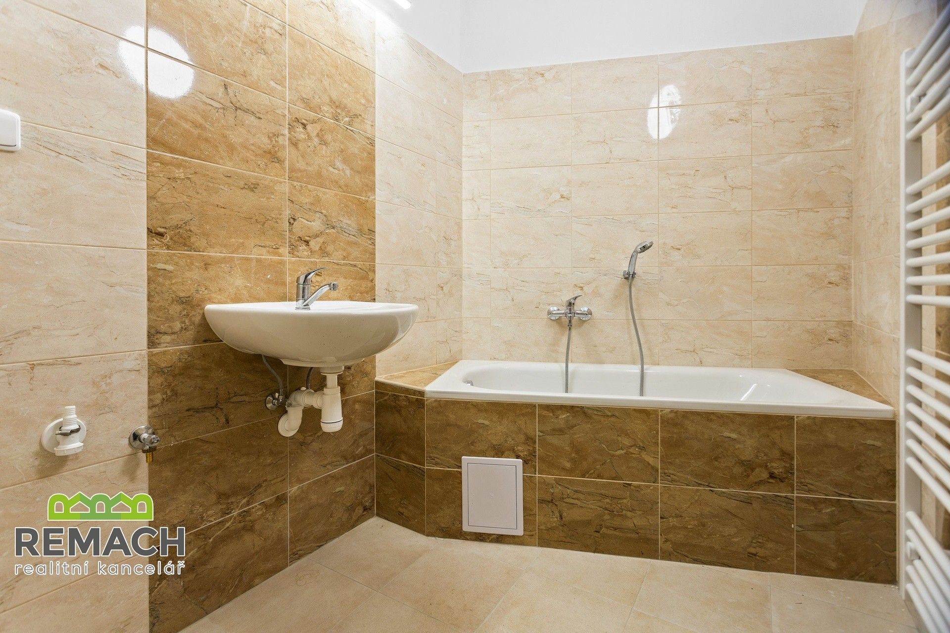 Pronájem byt 2+1 - Náchod, 63 m²