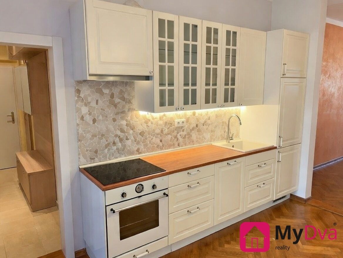 3+1, Bělohorská, Praha, 80 m²