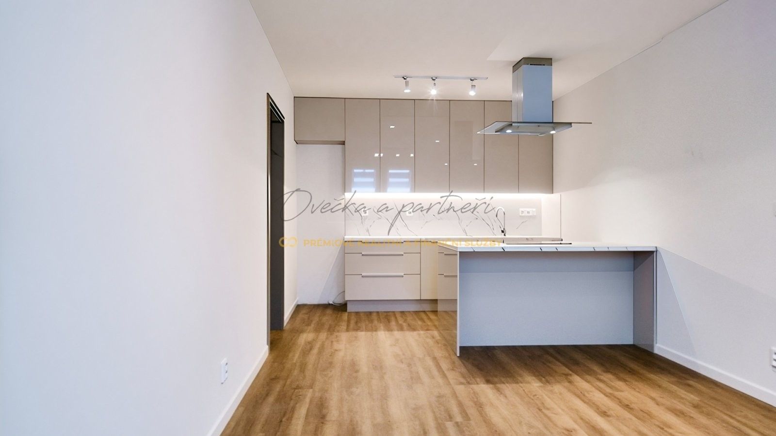 2+kk, Alšovo nám., Písek, 66 m²