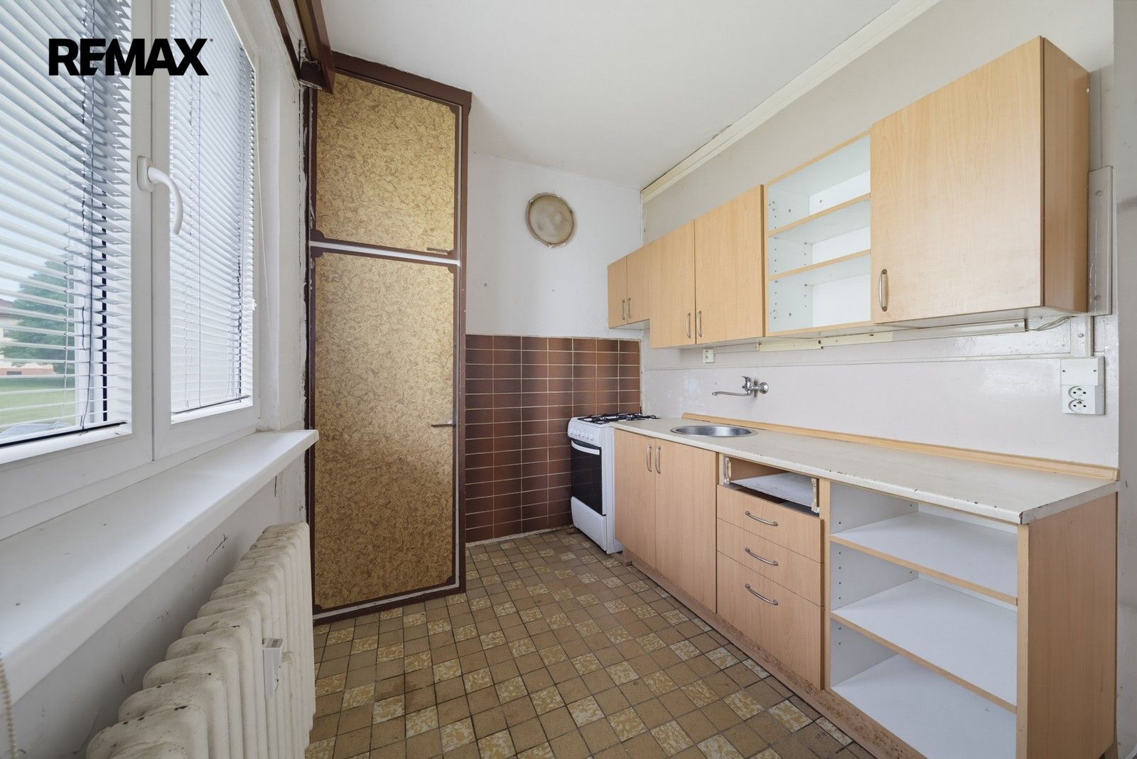 3+1, Sídliště 323, Hroznětín, 73 m² - 2