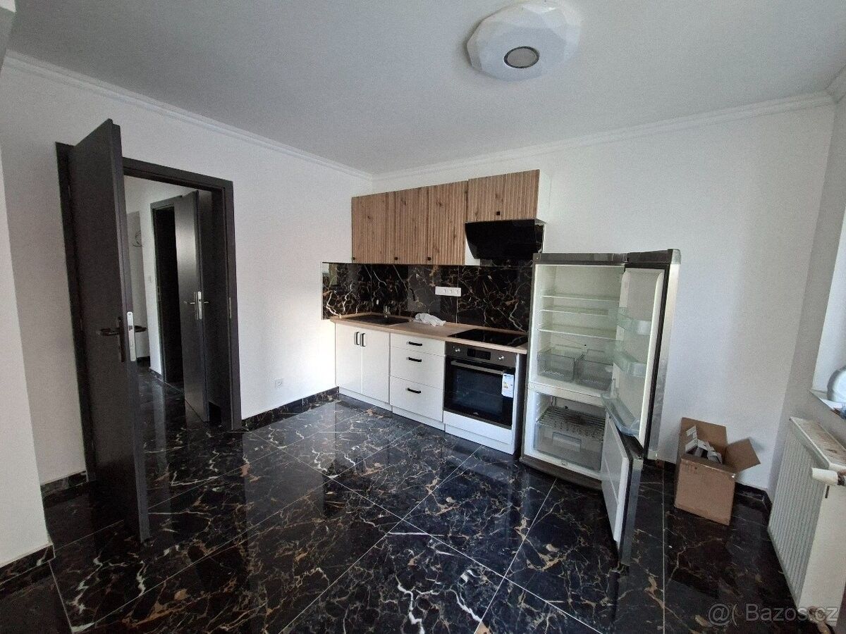 Byty, Karlovy Vary, 360 01