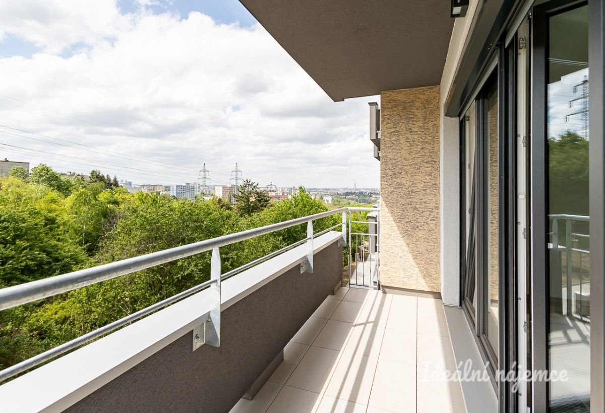 2+kk, Šternovská, Praha, 59 m²